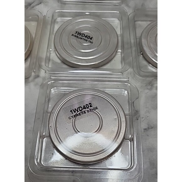 Palladio's Dual Wet and Dry Foundation Everlasting Tan-4 & Cypress Beige-1 - Picture 6 of 8